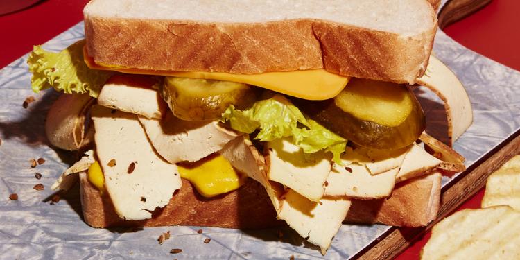 Sandwich de tofu fumé